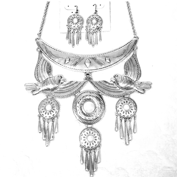 🍀Lucky Brand Bird & Pearl Statement Necklace & Earring  Set - Picture 7 of 7